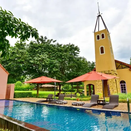 La Provence Suan Phung Hotel Отели рядом с достопримечательностью «Боеклуенг Хотспринг»