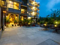HOTEL LAKE STAR Отели рядом с достопримечательностью «Пещера Bat Cave»