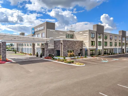 Best Western Plus Bowling Green - parking