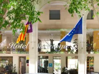 Hotel Saratoga Hotels near Sa Feixina Park