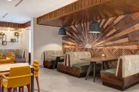 Fairfield Inn & Suites Minneapolis Downtown - breakfast