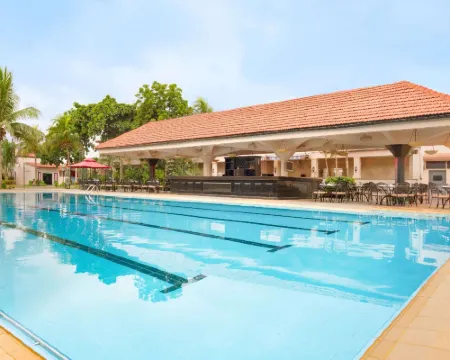 ラマダ プラザ カラチ ホテル カラチのホテル