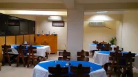 Applicators Hotel - Breakfast