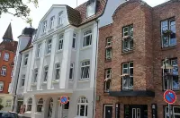 Designhotel 1690 & Apartments Hotels in Alt Duvenstedt