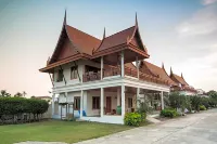 ThaiHome Resort Hotel berhampiran Wat Tanod