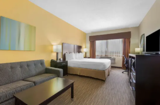 Best Western Plus the Four Corners Inn Hotels in 