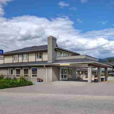 Days Inn by Wyndham Vernon Hotel Exterior