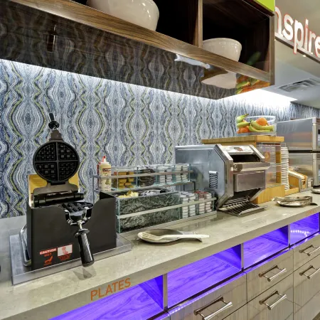 Home2 Suites by Hilton - Kansas City Airport