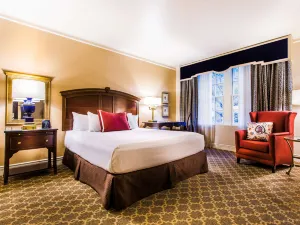 The Hotel Roanoke & Conference Center, Curio Collection by Hilton