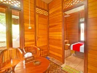 OYO Homes 91101 Homesstay Desa Wisata Marinsow Near Gereja Pantekosta Marinsow Hotel dekat Toko Gunung Kawi