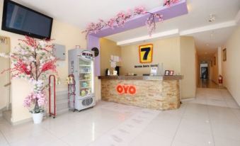 Super OYO 635 Seven Days Hotel