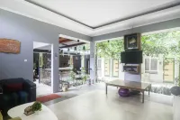 PoLaz (Bed 'n Brew) Hotels in North Bogor