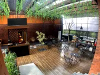 The Cakala Residence Hotell i Sardonoharjo