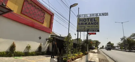 Srikandi Gondang Отели рядом с достопримечательностью «Titik Nol KM Kota Klaten»