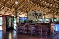 Azambezi River Lodge - ที่มีบาร์