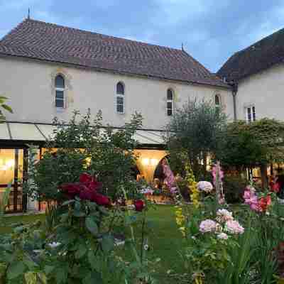 Logis Hôtel l'Hostellerie des Ducs Hotel Exterior