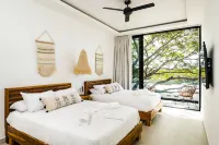 The MVillas with Exclusive Beach Club Access Finca Panama otelleri