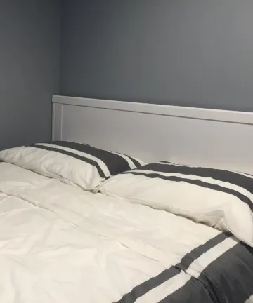 ห้องเตียงใหญ่ พร้อมห้องน้ำส่วนตัว