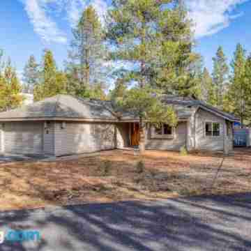 Hazelnut #5 - Meredith Lodging Hotel Exterior