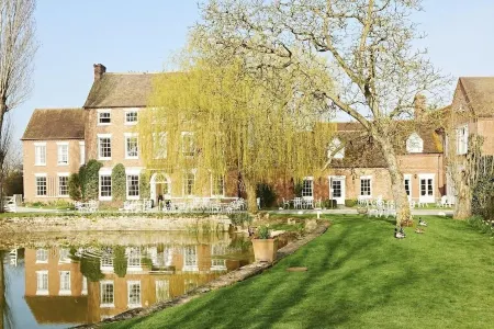 Corse Lawn House Hotel