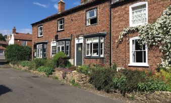 Cosy Lincs Wolds Cottage in Picturesque Tealby