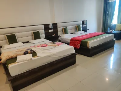 Hotel Green Park Hotels near Luxurio Sukh Plaza