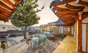 Gyeongju Hanokstay Hangbokhanzip