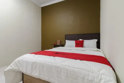 RedDoorz Near Cikampek Mall Karawang Hotel in zona Texmaco Technology High School