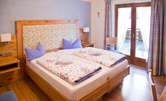 Hotel am Wiesenhang - Garni