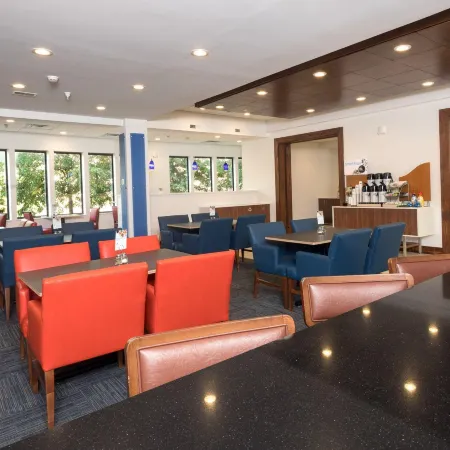 Holiday Inn Express & Suites DETROIT - UTICA by IHG