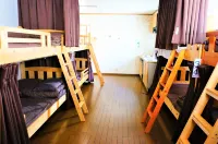 Osaka Tomato Hostel - Pensions