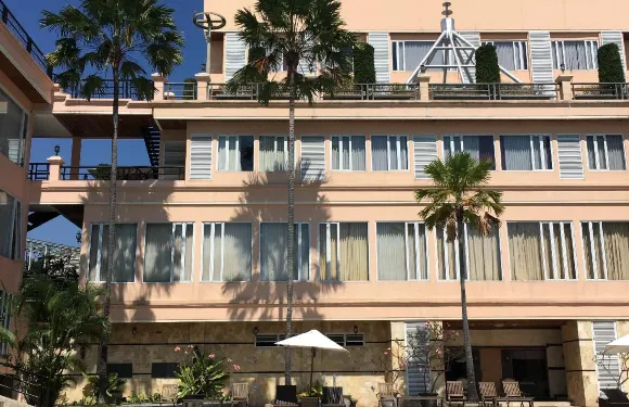 沙努爾皇家酒店