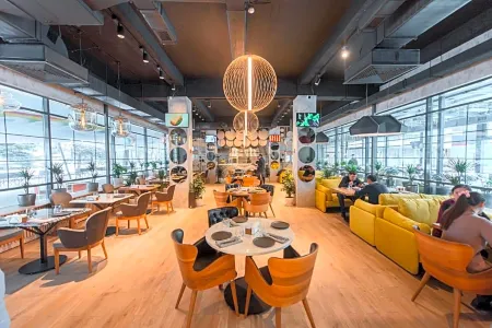 Гостиница Казахстан Отели рядом с достопримечательностью «Музей народных музыкальных инструментов им. Ыхласа»