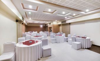 7 Apple Hotel Pimpri Pune