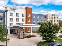 Fairfield Inn & Suites Rochester Mayo Clinic Area/Saint Marys Hotels near Shades of Green