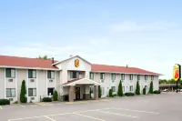 Super 8 by Wyndham Eau Claire WI Hotels in Eau Claire