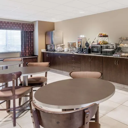 Microtel Inn & Suites by Wyndham Dickinson