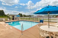 Quality Inn - Pools