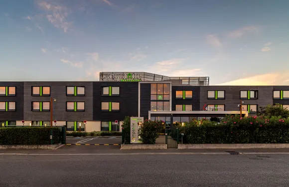 卡爾卡松東部康鉑拉西特酒店