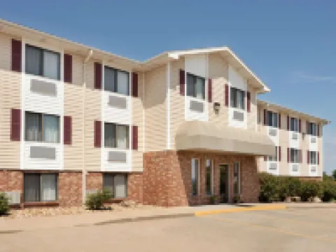 Travelodge by Wyndham Jefferson City Hotels in Cole County
