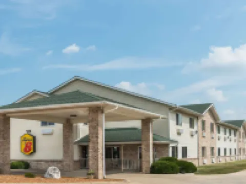 Super 8 by Wyndham Greenville Hotels in Bond County