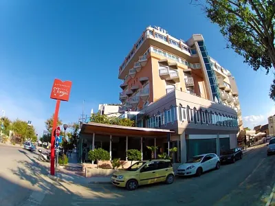 City Hotel Hôtels à proximité de : Naturist FKK Beach Cesano