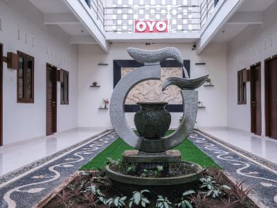 OYO 2587 Enfaza Guesthouse