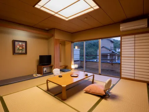 Tamai Bekkan Kamar Photos