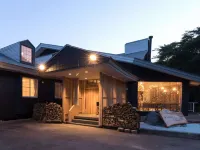 奧入瀨溫泉燈與楓民宿 十和田湖畔休屋多目的広場附近的飯店