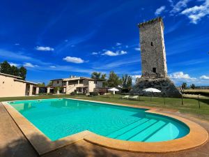 Contemporary Villa with Pool - Spello by the Pool - Sleeps 11 Exclusively Yours