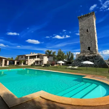 Luxurious Umbrian Villa with Private Pool and Stunning Views
