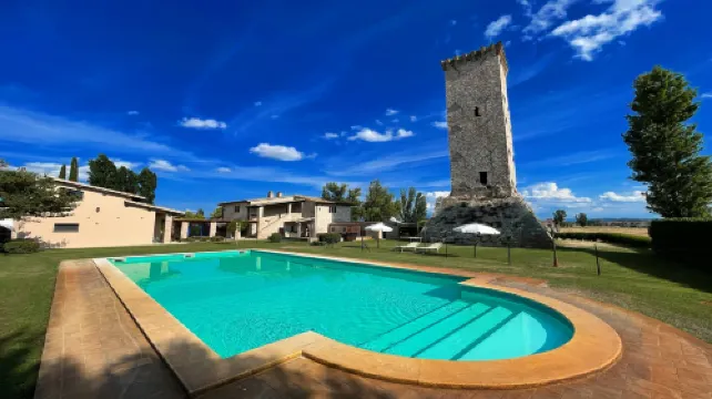 Luxurious Umbrian Villa with Private Pool and Stunning Views