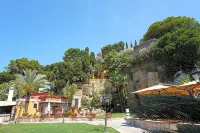 Aeneas' Landing Resort Hotels near Mausoleum of Lucius Plancus Munazio