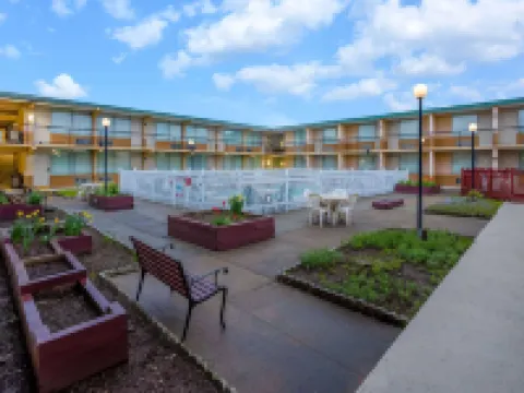 Ramada by Wyndham Rome/Verona Hotels in Rome